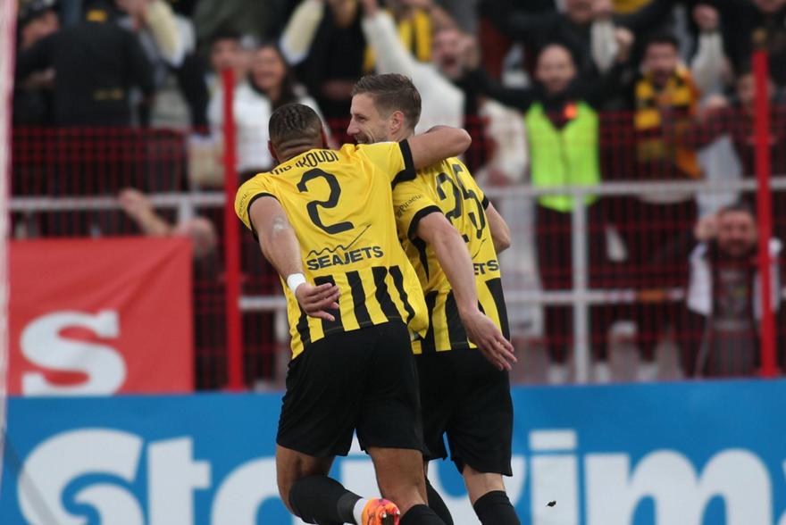 ΑΕΚ... απόλαυση στην κορυφή με όργια Βάργκα και τώρα περιμένει δώρα!