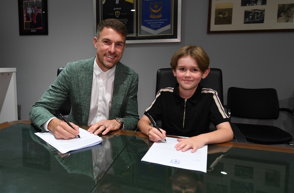 Πατέρας και υιός Ράμσεϊ υπέγραψαν την ίδια μέρα στην Κάρντιφ!