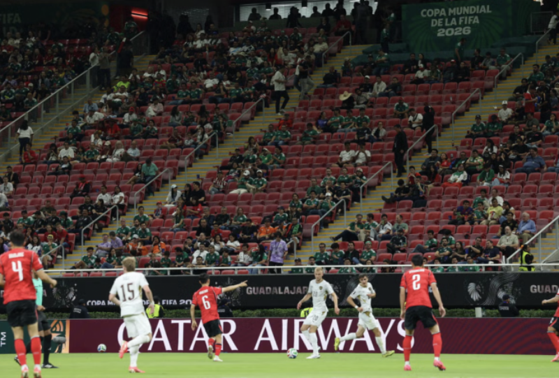 Έντονος προβληματισμός στη FIFA για τα χιλιάδες άδεια καθίσματα!
