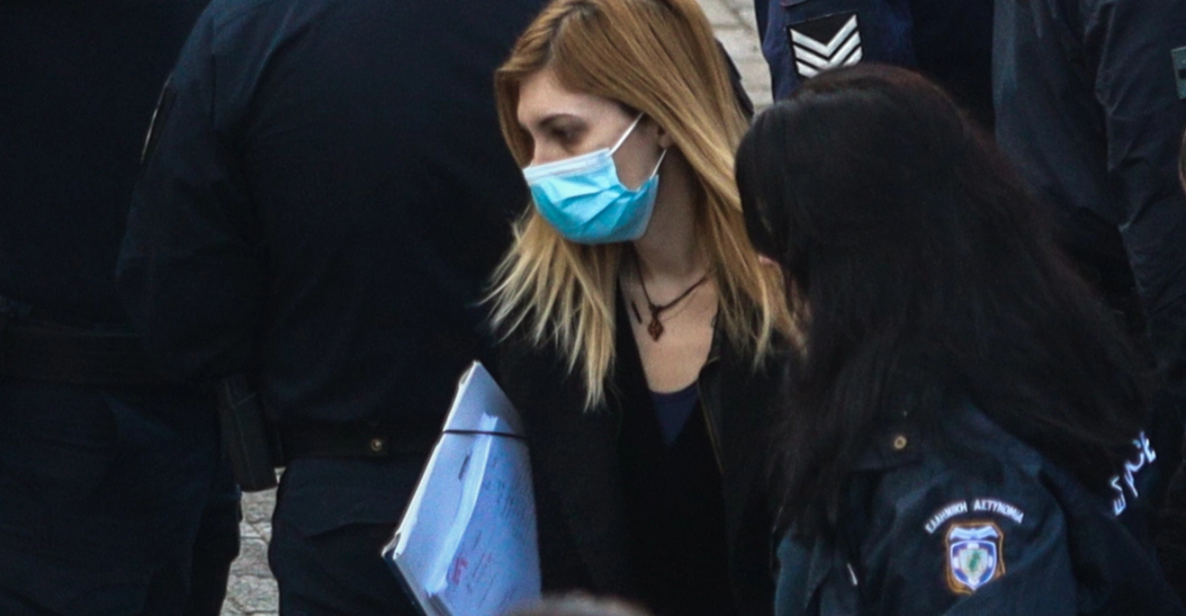 Πισπιρίγκου: Διαγνώστηκε με ερυθηματώδη λύκο -«Έχει τρομερούς πόνους, έχει χάσει πάνω από 30 κιλά» Πισπιρίγκου: Διαγνώστηκε με ερυθηματώδη λύκο -«Έχει τρομερούς πόνους, έχει χάσει πάνω από 30 κιλά»