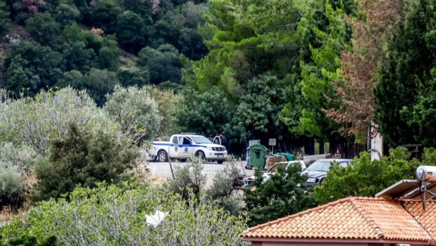 Κρήτη: Βαφτίστηκαν τα παιδιά του 39χρονου Φανούρη Καργάκη πριν την κηδεία του – Το σπαρακτικό μοιρολόι της γυναίκας του Κρήτη: Βαφτίστηκαν τα παιδιά του 39χρονου Φανούρη Καργάκη πριν την κηδεία του – Το σπαρακτικό μοιρολόι της γυναίκας του