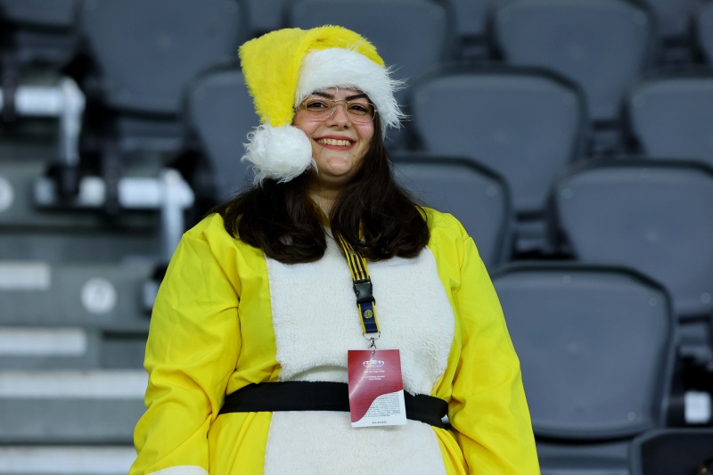 Κίτρινη Αγιοβασίλενα στο στάδιο «Αλφαμέγα»! (ΦΩΤΟΓΡΑΦΙΕΣ)