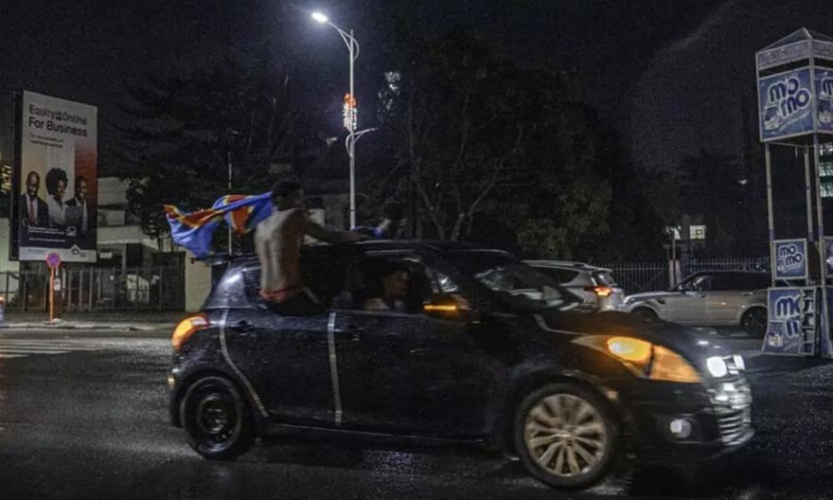 ΝΤΕΛΙΡΙΟ στο Κονγκό: Χιλιάδες στους δρόμους, χορεύοντας μέσα στη… θεομηνία μετά την ιστορική πρόκριση στο Μουντιάλ! (ΒΙΝΤΕΟ)