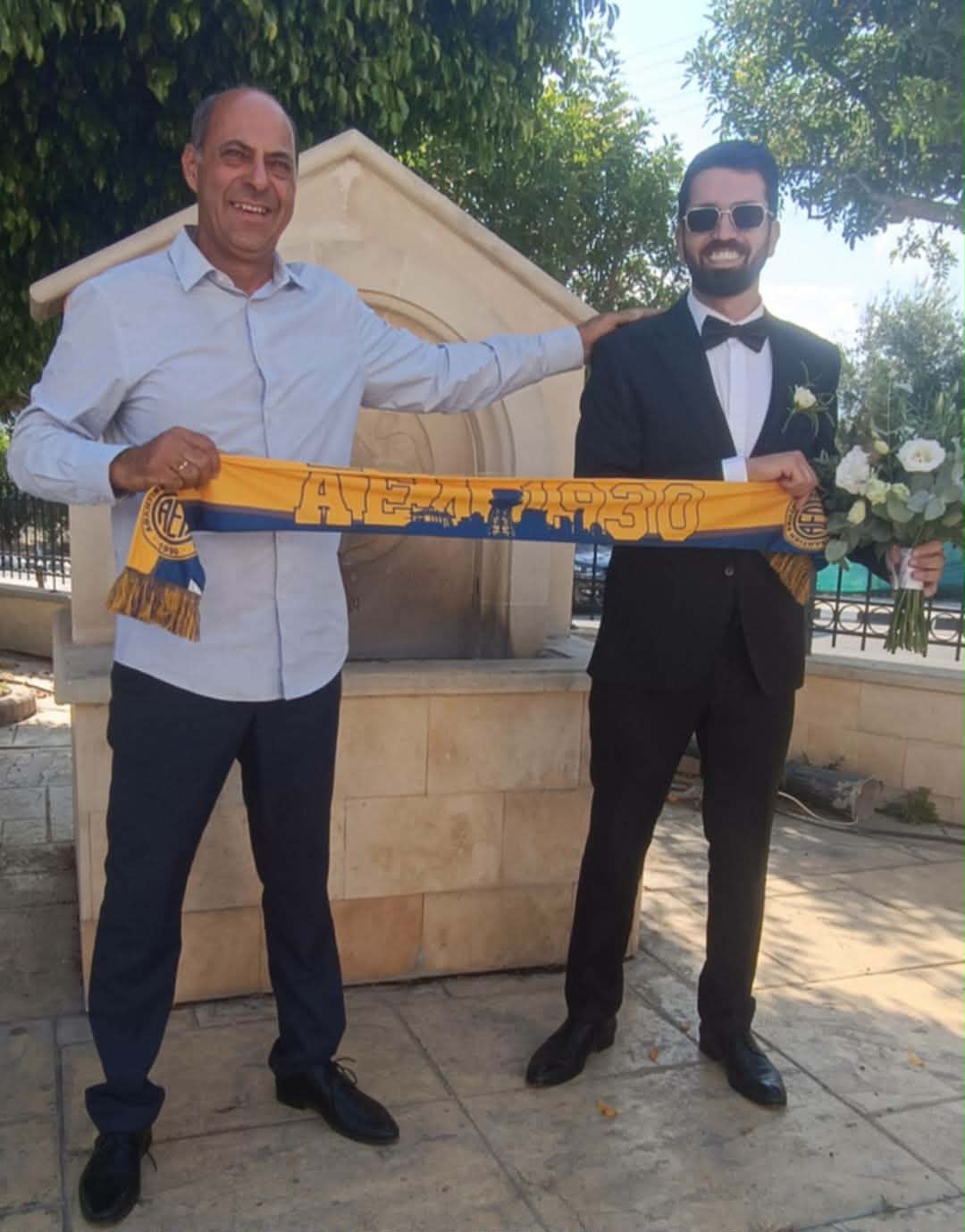 Παντρεύτηκε ο αρχηγός της ΑΕΛ (ΦΩΤΟΓΡΑΦΙΑ)