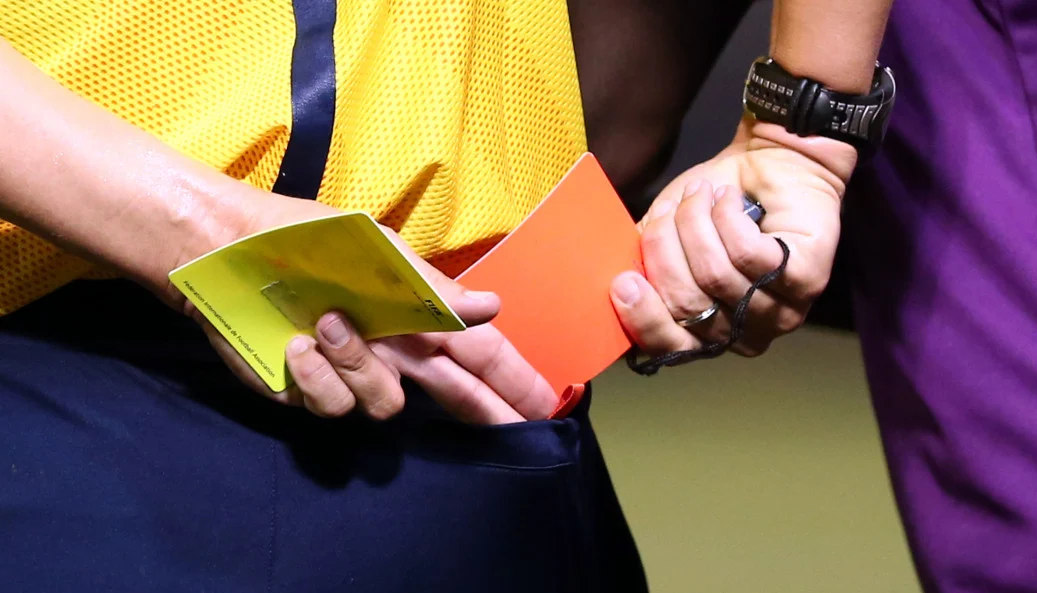 Συγχαρητήρια στους διαιτητές;