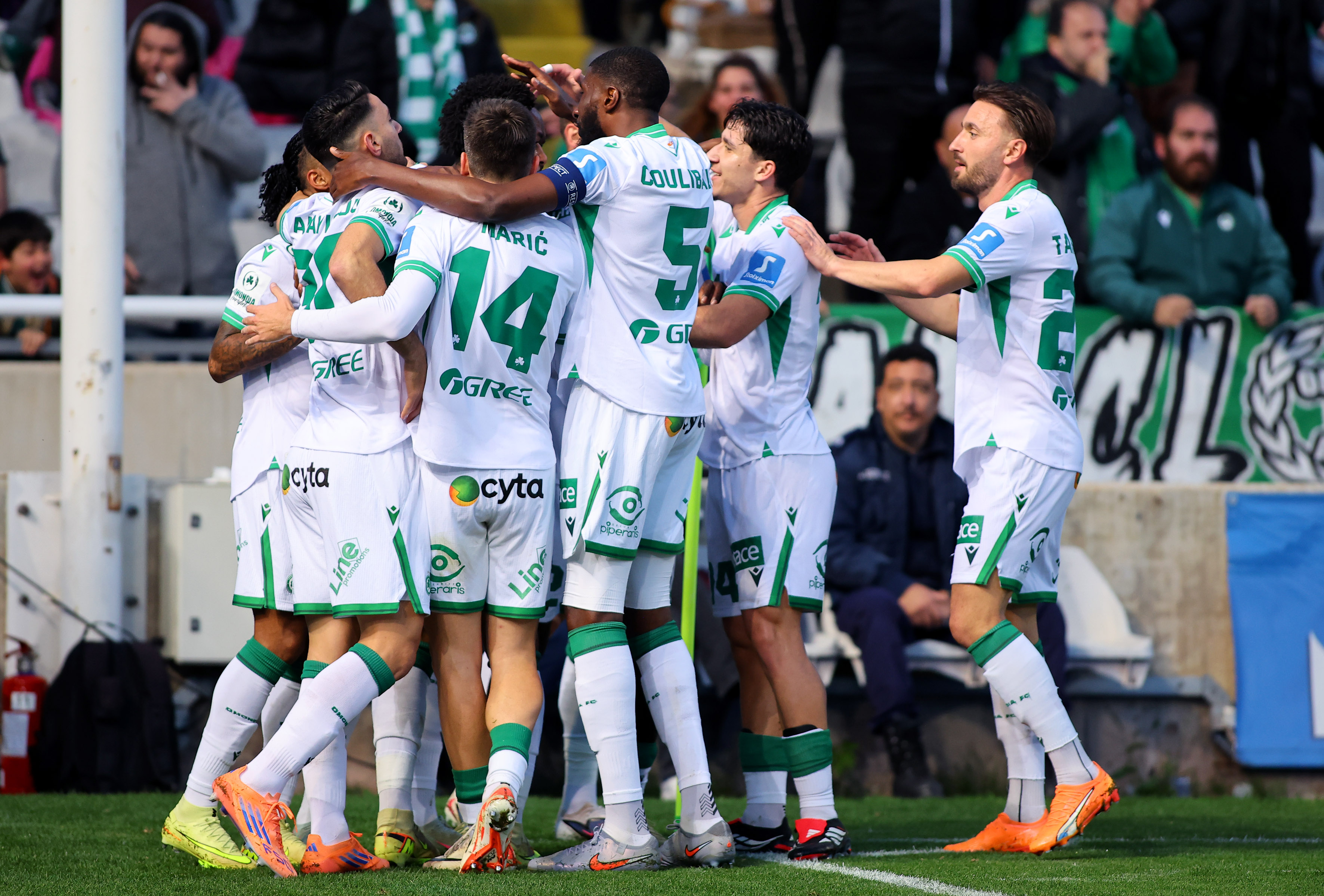 Γκράντε φαβορί, αλλά κρατάνε χαμηλούς τόνους