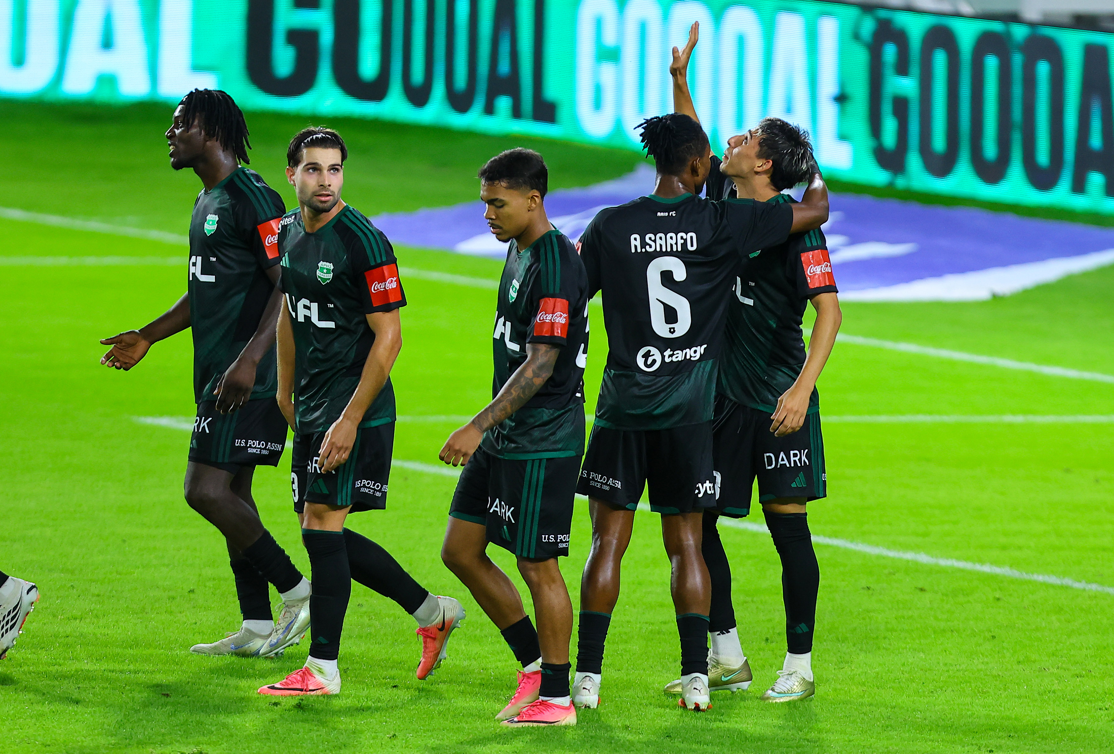 ΚΥΠΕΛΛΟ: Τέσσάρα ο Άρης, 2-0 η Krasava ENY, ΑΝΑΒΟΛΗ λόγω κακοκαιρίας στην Περιστερώνα