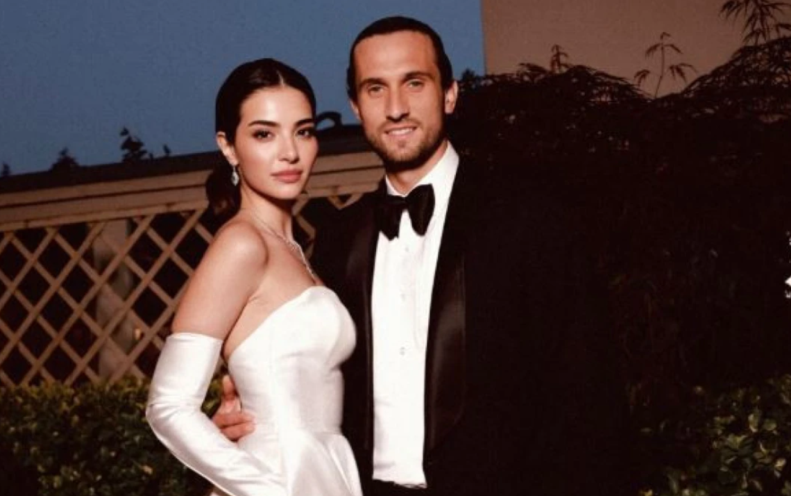 Μις Τουρκία και διάσημη ηθοποιός: Ποια είναι η σέξι σύζυγος του Γιαζίτσι (ΦΩΤΟΓΡΑΦΙΕΣ)