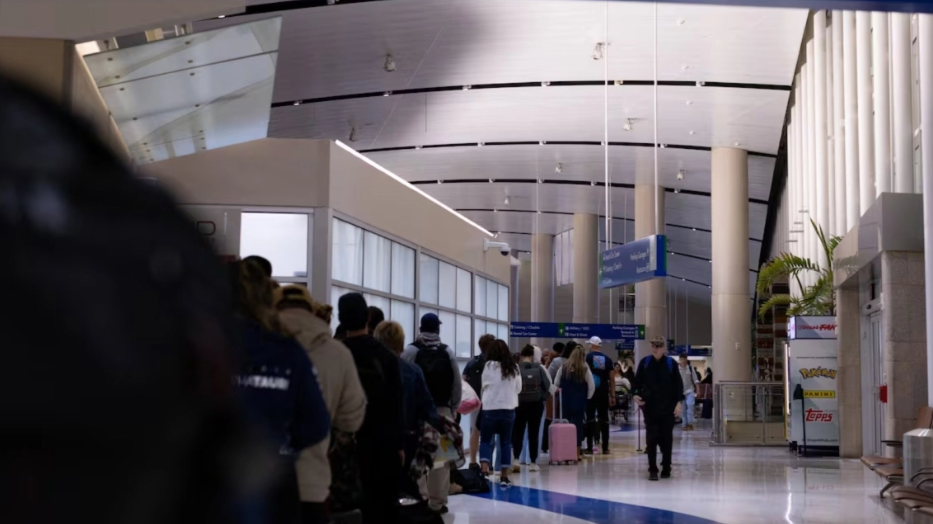 Άσχημα νέα για χιλιάδες ταξιδιώτες: Το σύστημα ταυτοποίησης της ΕΕ που προκαλεί καθυστερήσεις στα αεροδρόμια