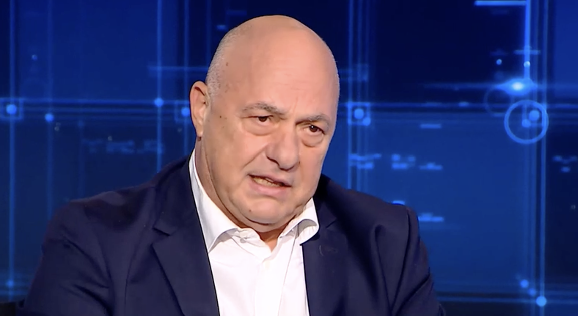 Μπέος για το επεισόδιο με Τεττέη: «Έχω πάει με μαύρες σε μικρή ηλικία, είμαι ρατσιστής;» Μπέος για το επεισόδιο με Τεττέη: «Έχω πάει με μαύρες σε μικρή ηλικία, είμαι ρατσιστής;»