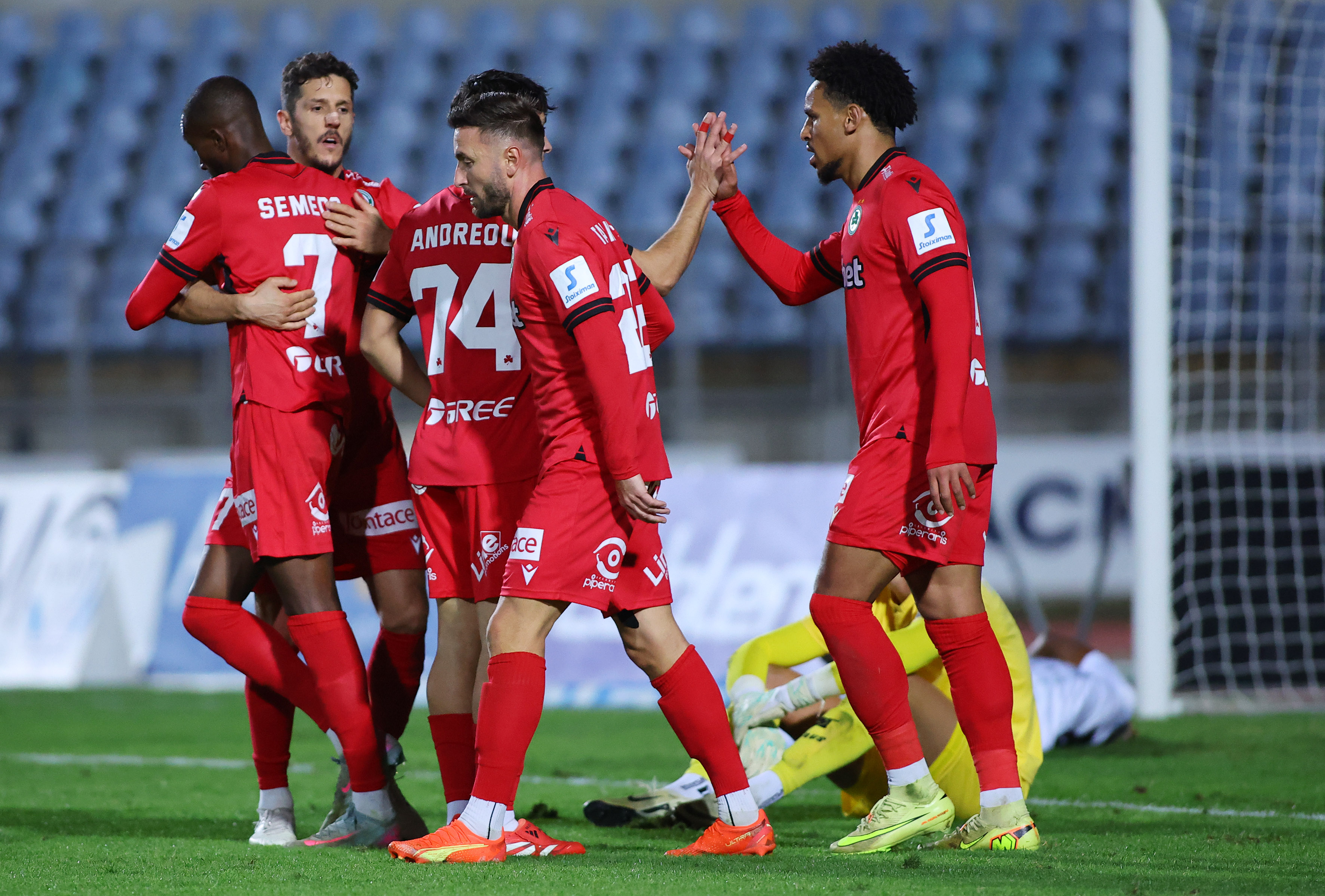 Το πρώτο δίμπαλο του Μαέ και η… κορυφή του Γιόβετιτς