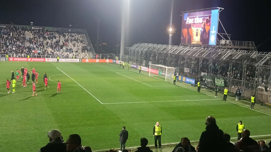 Χειροκρότημα στο φινάλε και σύνθημα για ΠΡΩΤΑΘΛΗΜΑ από τους Ομονοιάτες (ΒΙΝΤΕΟ)