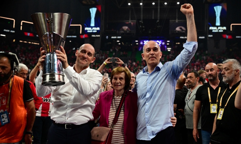 Αγγελόπουλοι: «Η μεγαλύτερη στιγμή στην ιστορία του Ολυμπιακού - Είχε την ιδιαιτερότητα του ότι το κατακτήσαμε στο ΟΑΚΑ»
