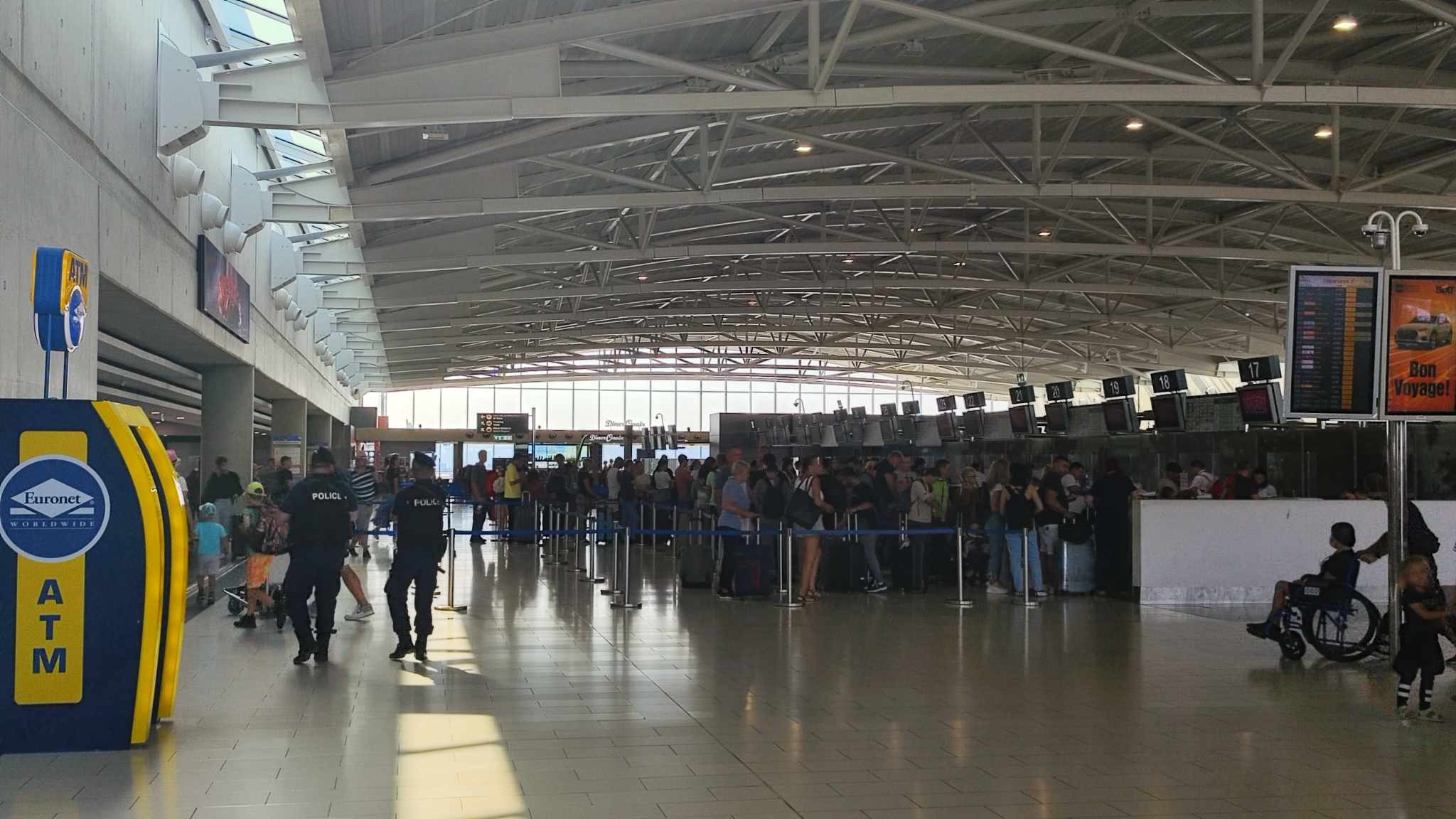 Επηρεάζονται πτήσεις από και προς Κύπρο λόγω του τεχνικού προβλήματος στο FIR Αθηνών - Tι πρέπει να κάνουν όσοι ταξιδεύουν