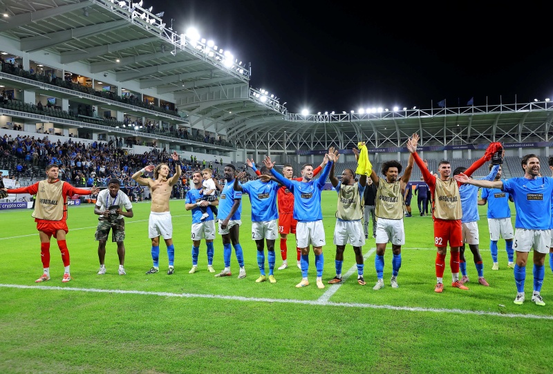 ΞΕΦΡΕΝΟ πάρτι από παίκτες, Καρσέδο και κόσμο στο «Αλφαμέγα» μετά τον ΑΘΛΟ! (ΦΩΤΟΓΡΑΦΙΕΣ)