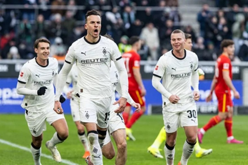 Καθάρισε από ημίχρονο η Γκλάντμπαχ με τεσσάρα στην Άουγκσμπουργκ!