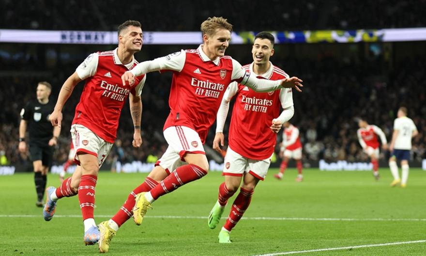 ΑΠΙΘΑΝΗ Άρσεναλ: Έριξε… κανονιά στην Τότεναμ και χάθηκε στο +8!