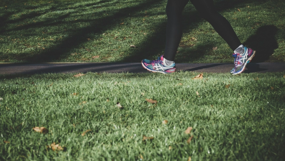 Πόση ώρα πρέπει να περπατάς καθημερινά για να είσαι σε φόρμα μετά τα 50