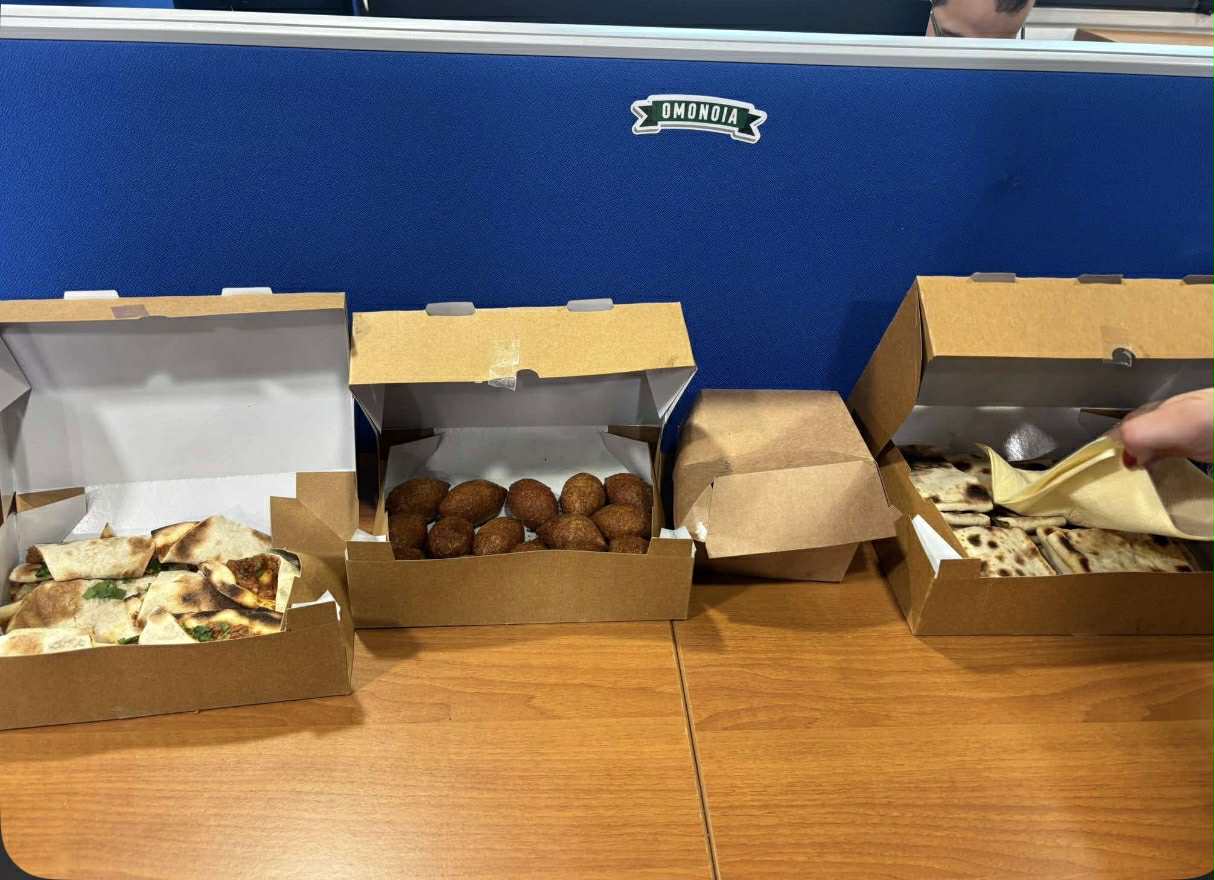 Κέρασε για την ΔΙΠΛΑΡΑ της Ομόνοιας!