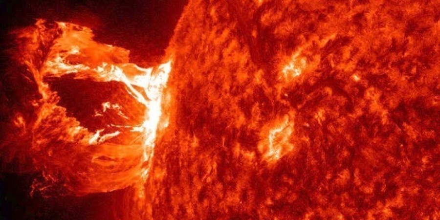 Συναγερμός: Ισχυρή ηλιακή καταιγίδα πλήττει τη Γη - Πού δημιουργεί προβλήματα