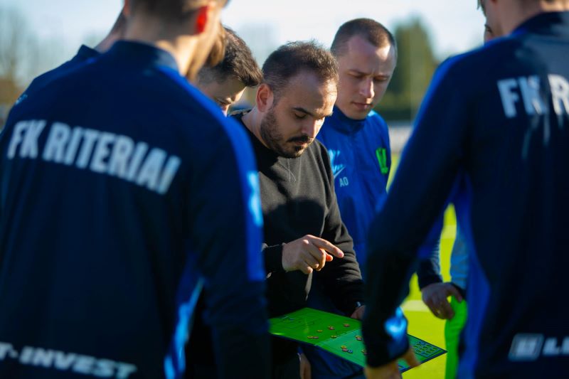 «Στην Σερβία ξέρουν ποιους παίχτες θα πουλήσουν… όταν είναι 12 χρόνων» (VIDEO)