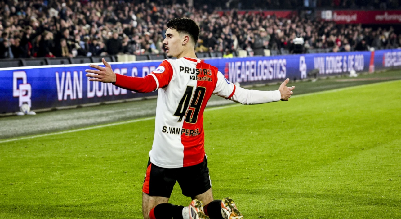 «Το μήλο κάτω απ' τη μηλιά»: Ο Φαν Πέρσι έβαλε αλλαγή τον γιο του κι αυτός πέτυχε δύο ασύλληπτες γκολάρες