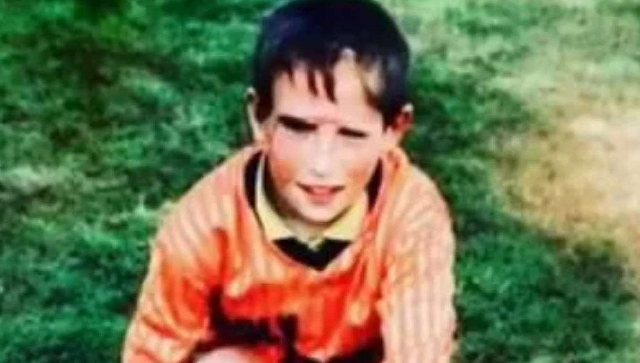 Τον εγκατέλειψαν μωρό σε μοναστήρι, τον αποκαλούσαν φρικιό και αυτός έγινε ένας από τους καλύτερους ποδοσφαιριστές στον κόσμο