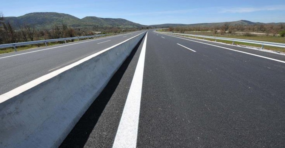 ΚΥΠΡΟΣ: Βίντεο που κόβει την ανάσα - Οδηγός κίνδυνος-θάνατος κυκλοφορεί στους δρόμους και μεταφέρει «παλιοσίδερα»