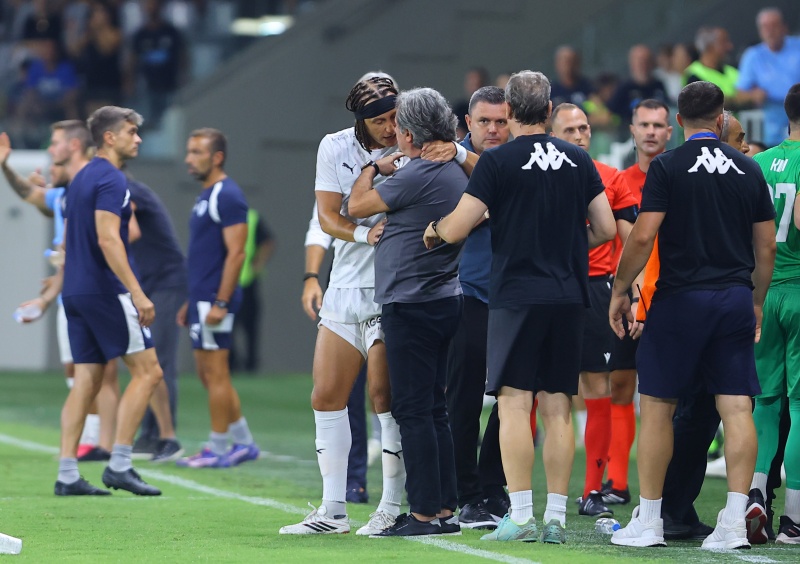 ΧΑΜΟΣ μετά το γκολ της Ντιναμό - Προκλητικοί πανηγυρίσμοι και αντιπαράθεση με Ρικάρντο Σα Πίντο (ΦΩΤΟΓΡΑΦΙΕΣ)