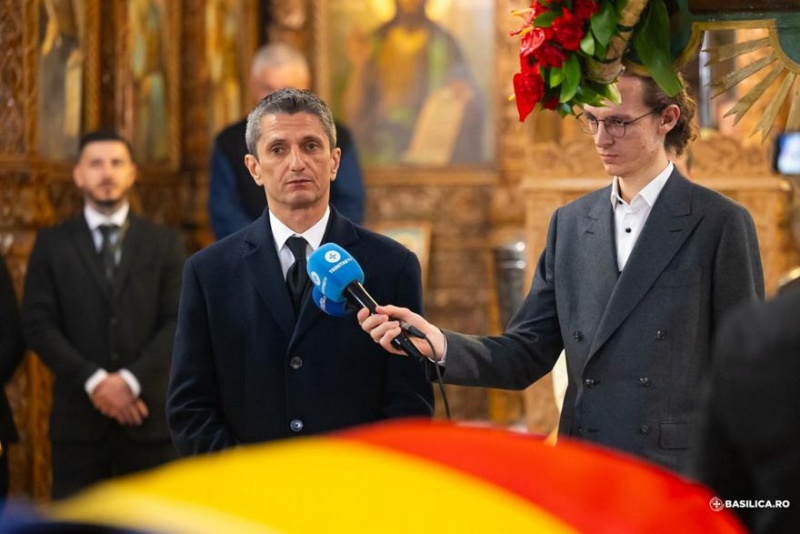 «Λύγισε» ο Ραζβάν στην κηδεία του Μιρτσέα Λουτσέσκου: «Ελπίζω να είσαι περήφανος για μένα» (Φωτογραφίες)