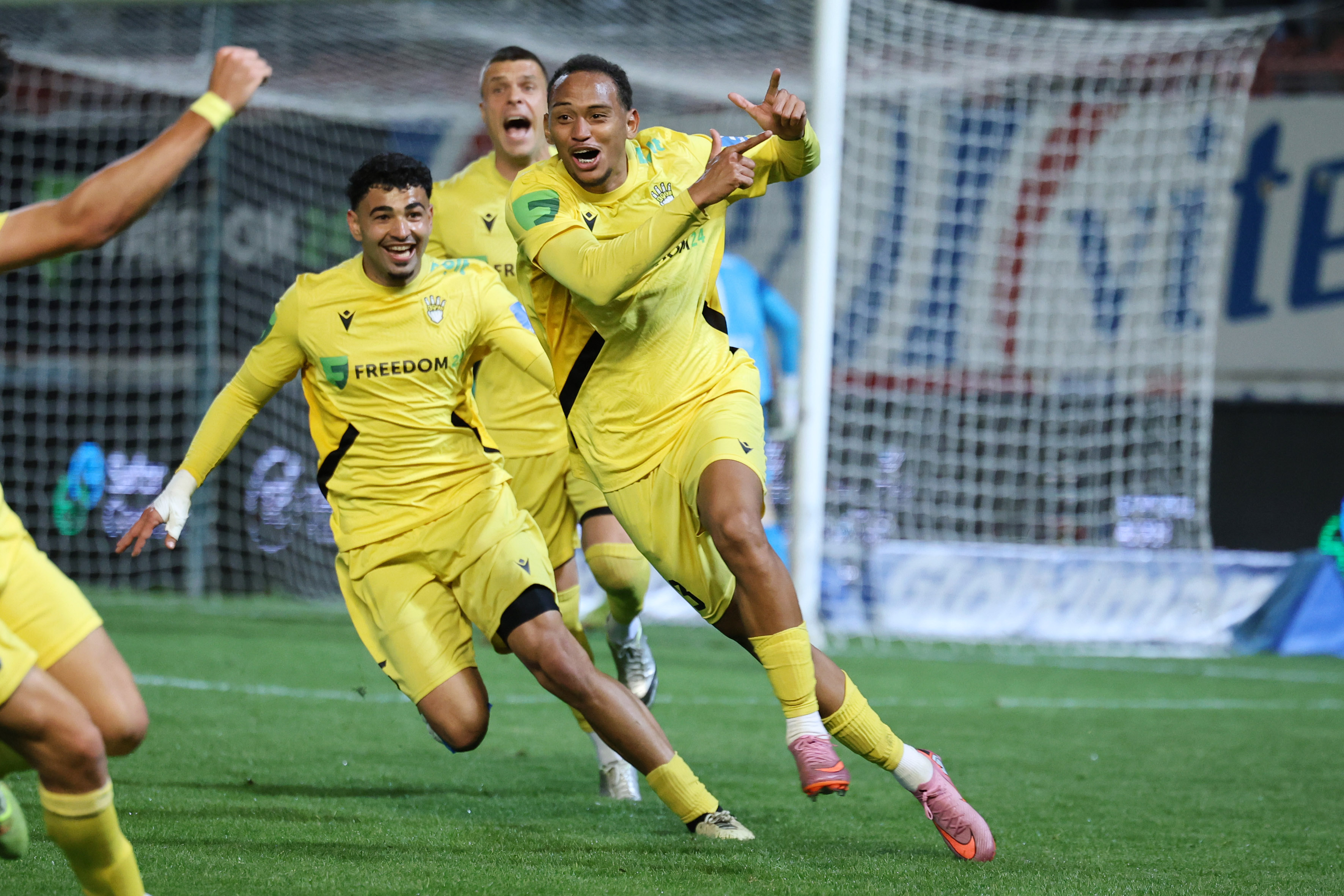 Ο Σέζαρ... λύτρωσε την ΕΝΥ!