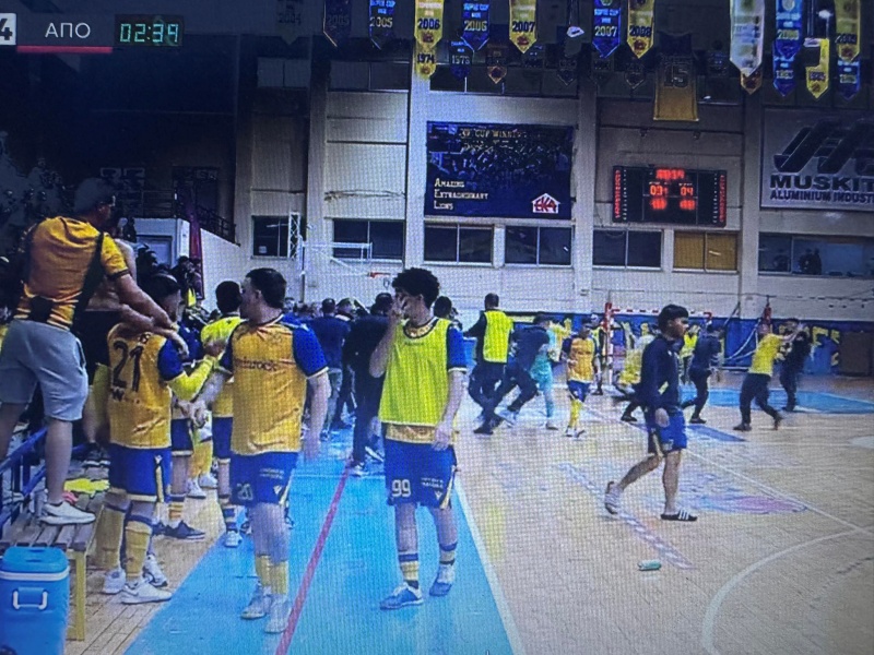 Καταδικάζει τα επεισόδια και απολογείται η ΑΕΛ - Τα συγχαρητήρια στον ΑΠΟΕΛ και σκληρή γλώσσα για τους διαιτητές
