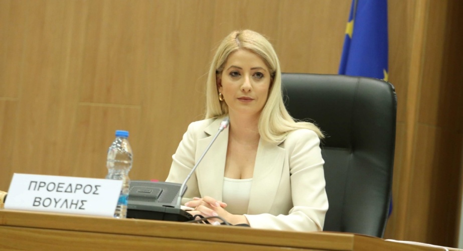Επανεκλογή Αννίτας Δημητρίου στην Προεδρία της Βουλής με τις ψήφους ΔΗΚΟ και Άμεσης Δημοκρατίας