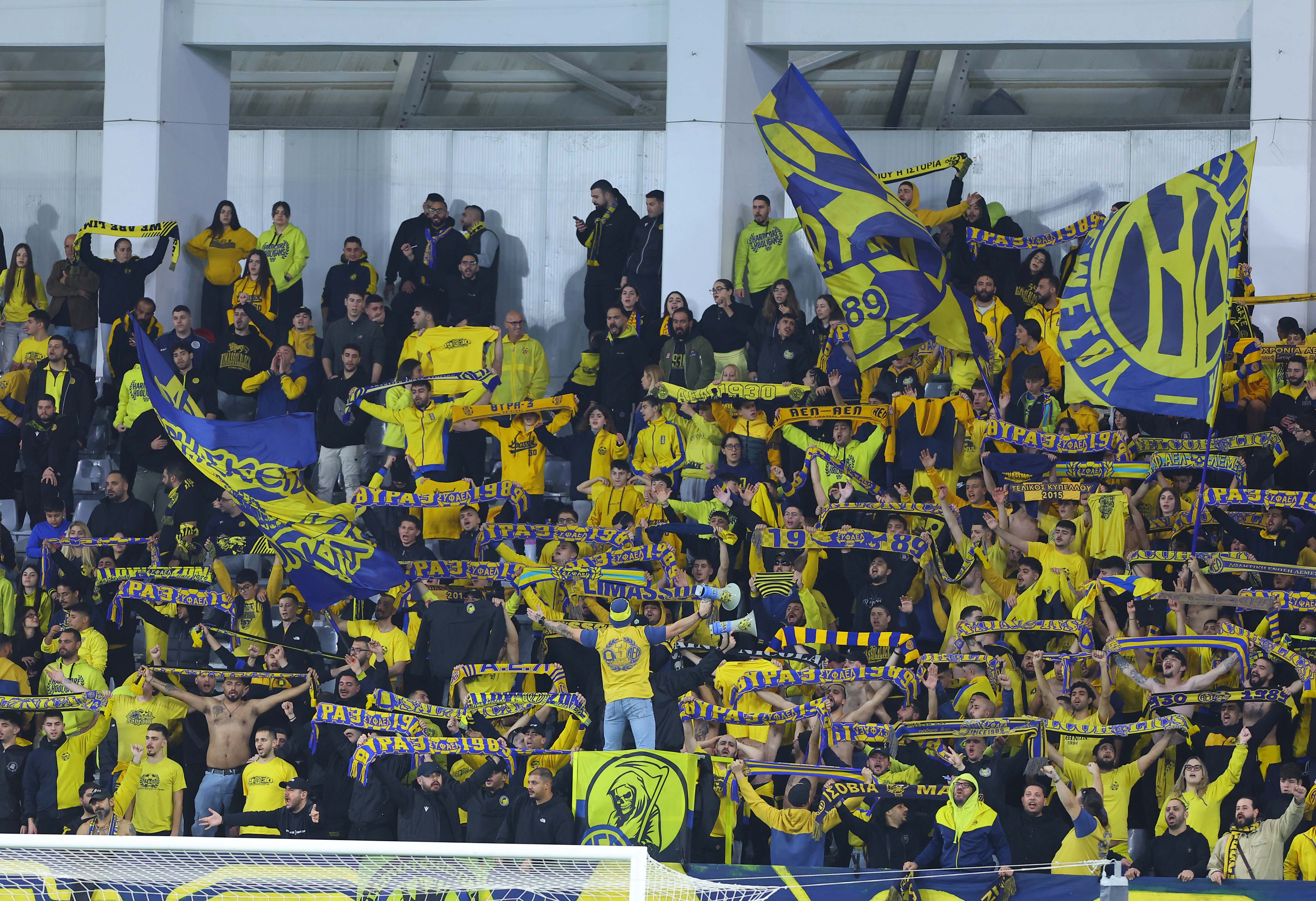 «Φέρτοοο»: Η απαίτηση του κόσμου της ΑΕΛ μετά τον θρίαμβο (BINTEO)