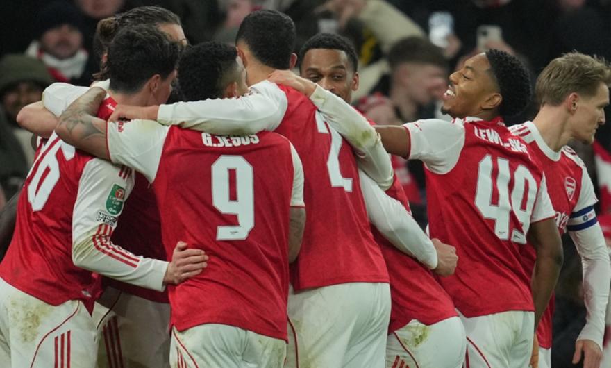 Πρόκριση-θρίλερ στα πέναλτι για την Άρσεναλ κόντρα στην Κρίσταλ Πάλας