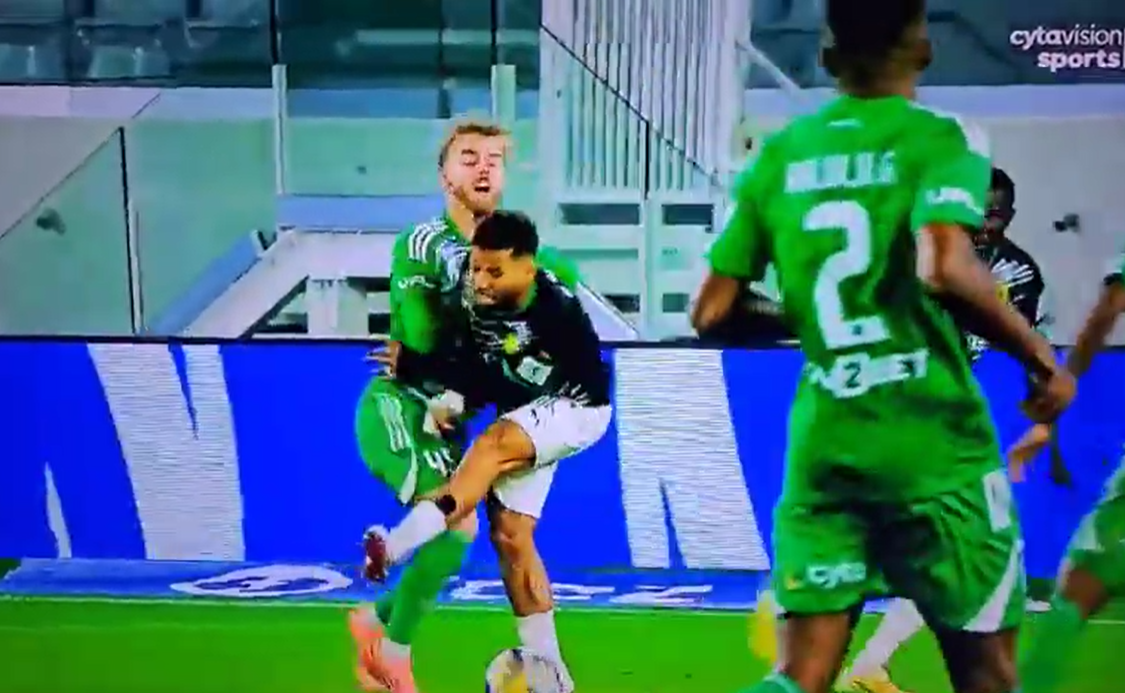 Για αυτή τη φάση-πέναλτι διαμαρτυρήθηκαν στον Άρη (ΒΙΝΤΕΟ)