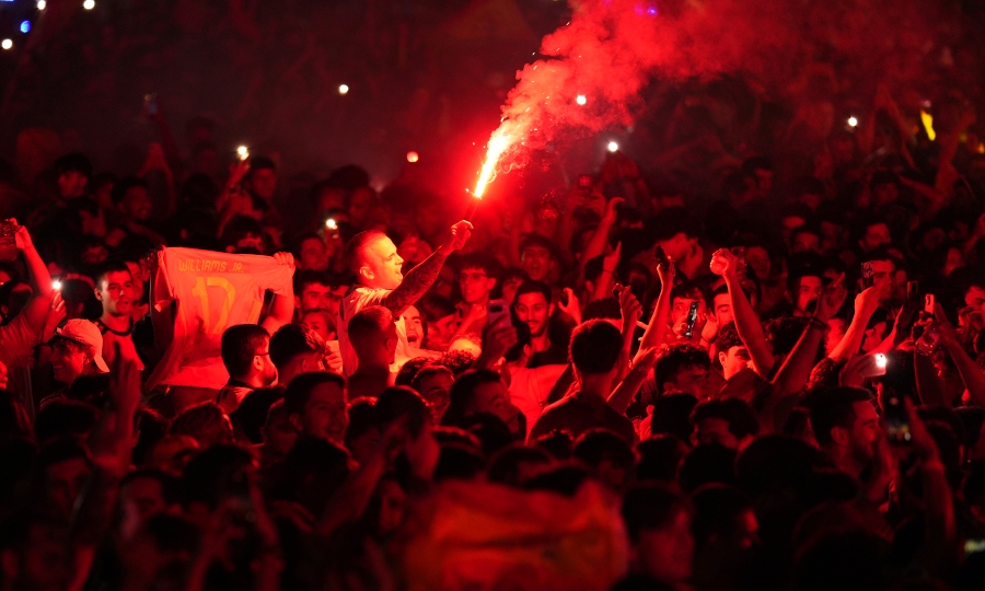 Ατελείωτο πάρτι στους δρόμους της Μαδρίτης για την Παγκόσμια Πρωταθλήτρια Ισπανία! (ΒΙΝΤΕΟ - ΦΩΤΟΓΡΑΦΙΕΣ)