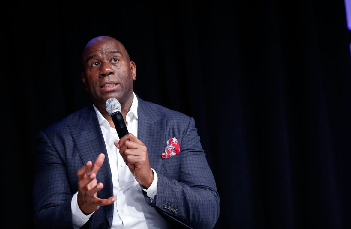 Ο Μάτζικ Τζόνσον κοίταξε κατάματα τον HIV και άλλαξε τη συζήτηση για το AIDS