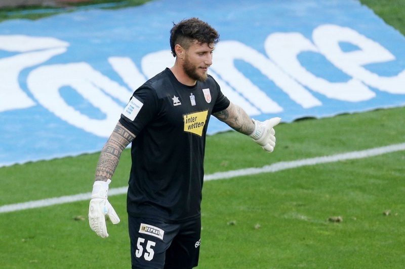 Κλέιμαν: Η μαθήτρια που τον κατήγγειλε για βιασμό, αποβλήθηκε για 15 ημέρες από το σχολείο της