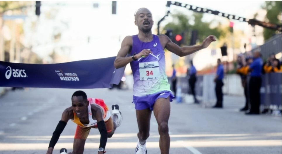Νίκη με... «buzzer beater» στον μαραθώνιο του Λος Άντζελες (BINTEO)
