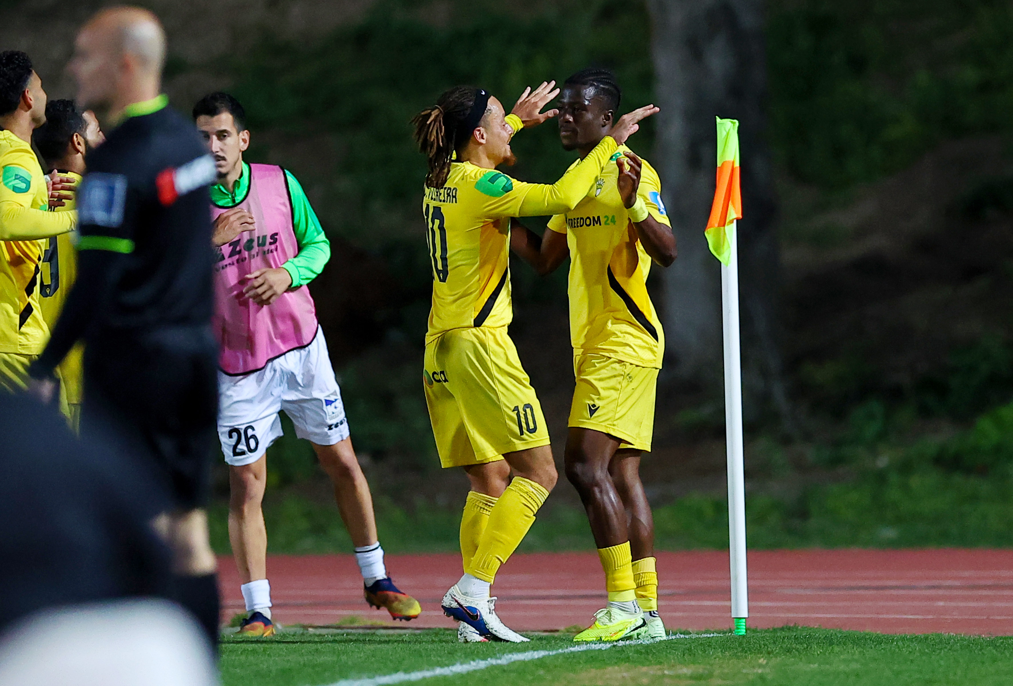 TΡΙΛΙΖΑ με Μπα και στο +7 η Freedom24 Krasava ENY