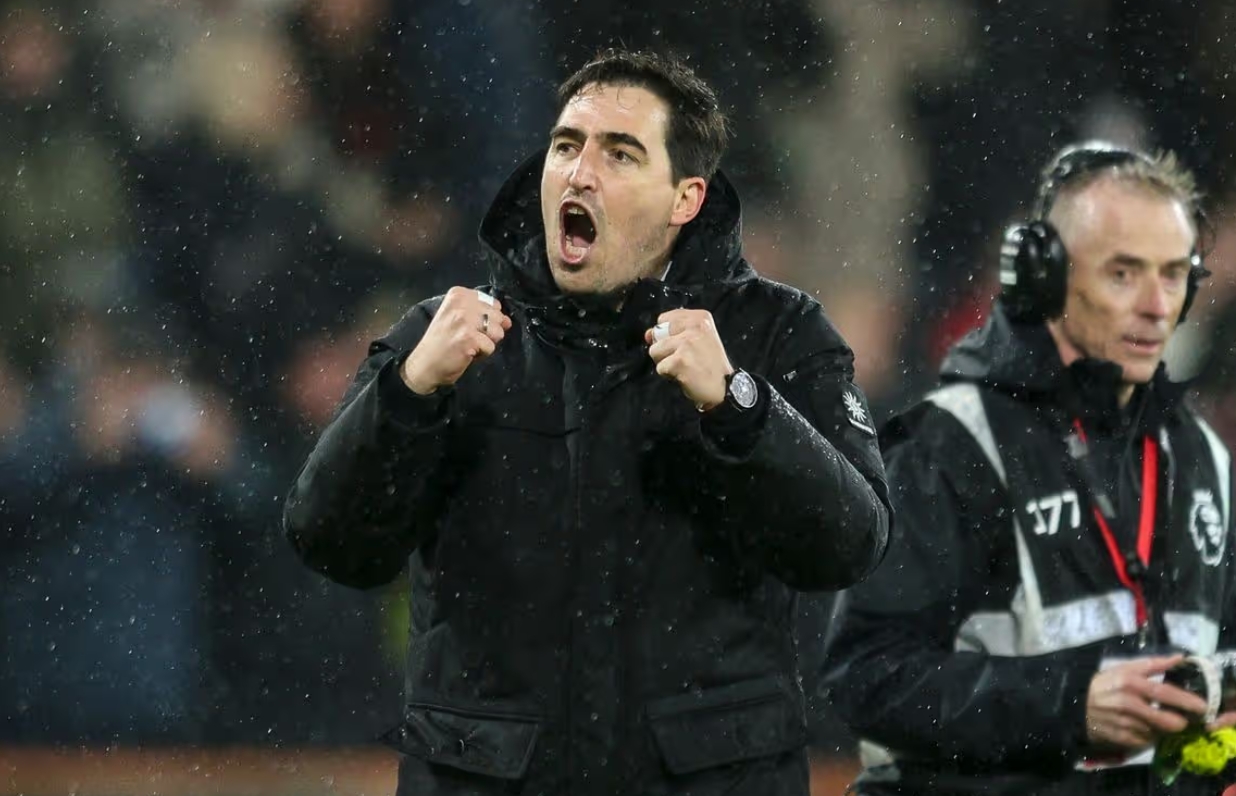 Χαμός με Ιραόλα σε... έκσταση - Επική ΣΤΙΓΜΗ στο 90+5' κόντρα στη Λίβερπουλ!