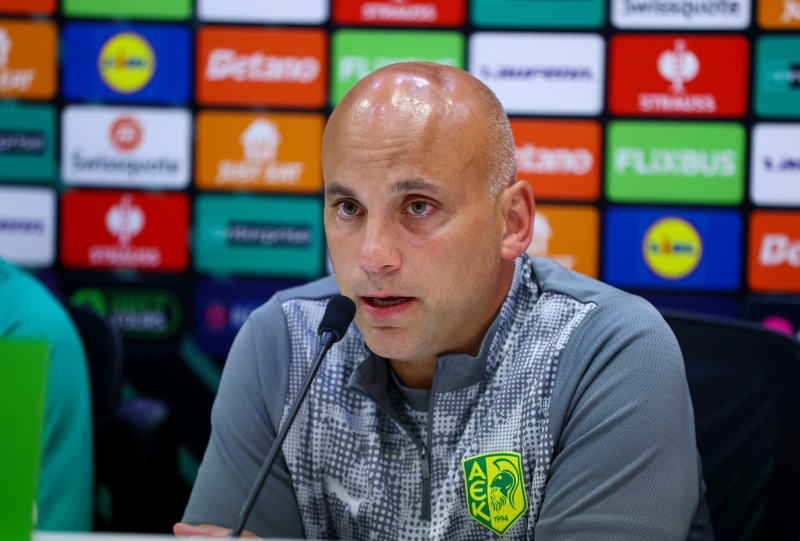 LIVE η συνέντευξη Τύπου του Χάβι Ροθάδα για τη ρεβάνς με την Κρίσταλ Πάλας