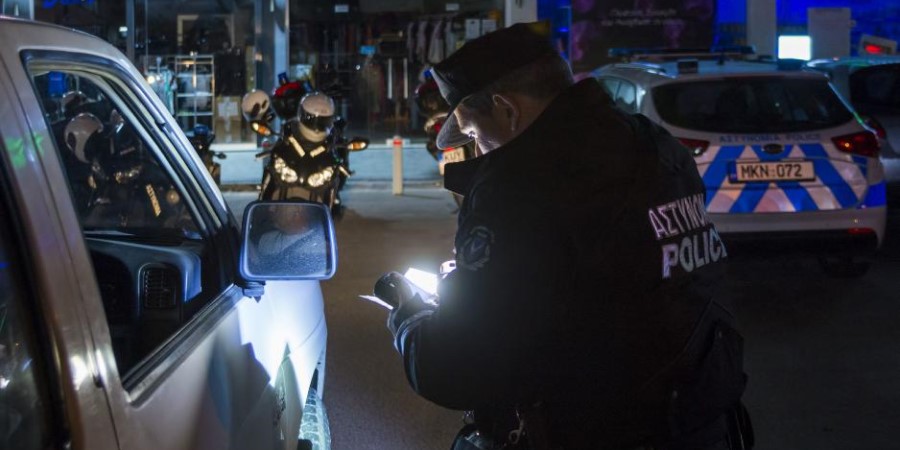 Νύχτα συλλήψεων: Χειροπέδες σε επτά πρόσωπα – Από κατοχή ναρκωτικών σε υπόθεση βίας στην οικογένεια – Πάνω από 200 καταγγελίες για τροχαίες παραβάσεις