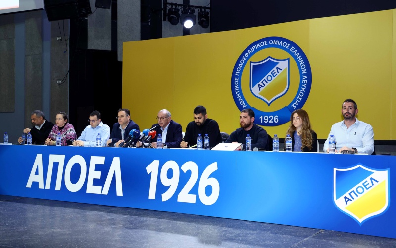 ΖΙΒΑΝΑΡΗΣ: «Αναλαμβάνω την ευθύνη που μου αναλογεί - Ο ΑΠΟΕΛ δεν μπορεί πλέον να λειτουργεί με μοντέλα του παρελθόντος»