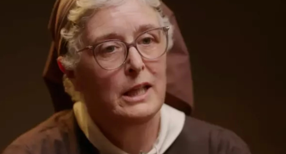 Kαθολική μοναχή εξηγεί πώς είναι να ζεις χωρίς σεξ και αλκοόλ (BINTEO)