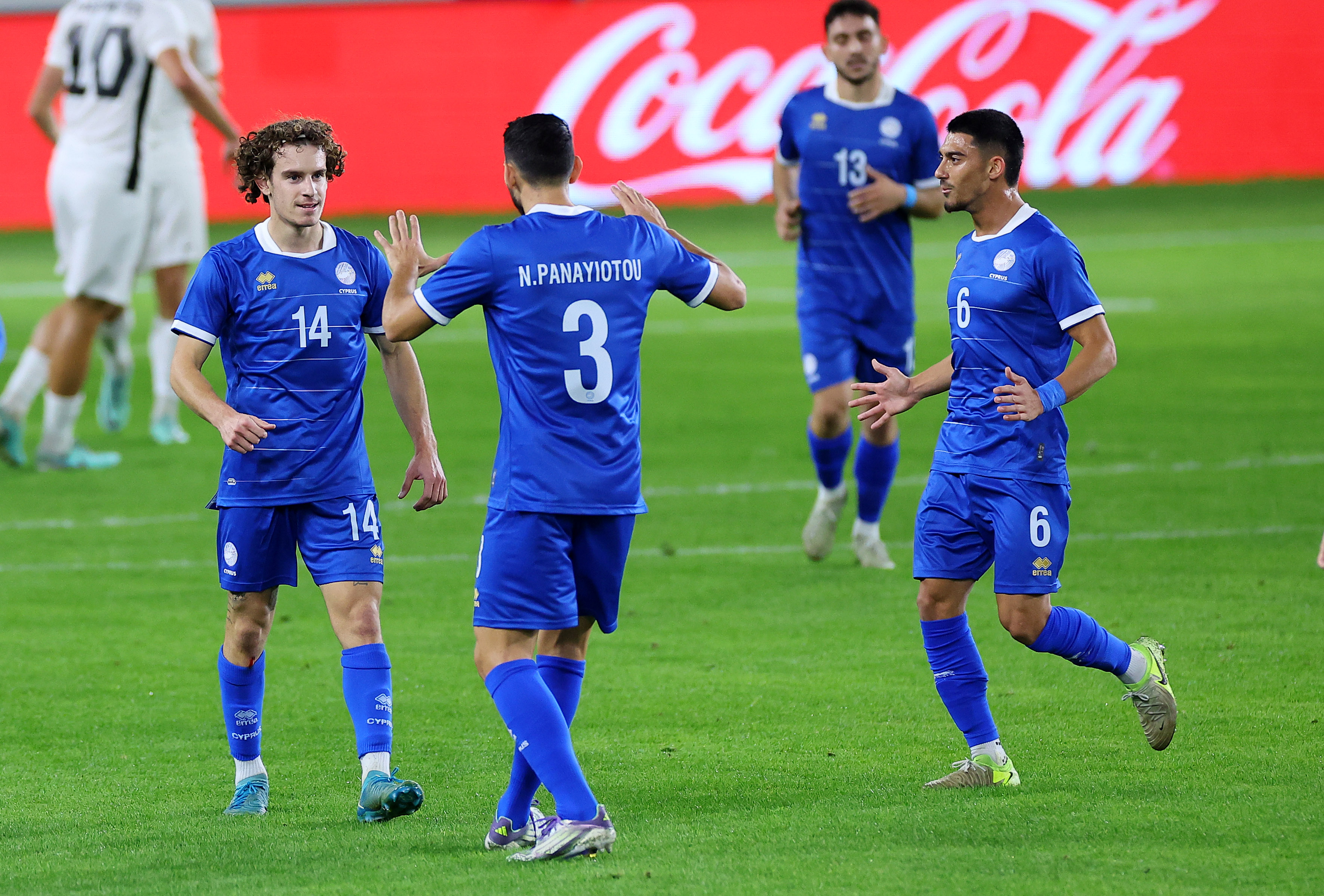 ΠΡΩΤΟ για Άγγελο Ανδρέου με το Εθνόσημο