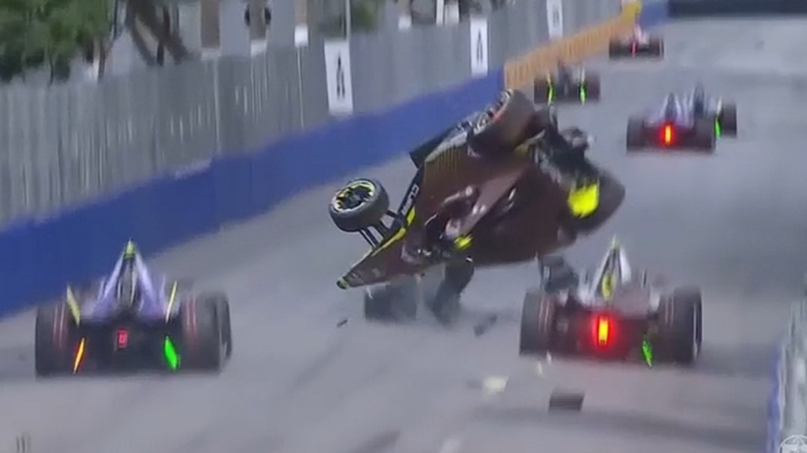 Formula E: Σοκαριστικό ατύχημα με μονοθέσιο να μην… κόβει και να εκτοξεύεται στον αέρα (ΒΙΝΤΕΟ)