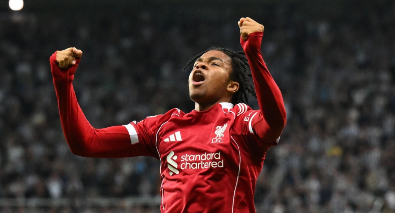 Το 17χρονο «διαμαντάκι» της Λίβερπουλ ξεπέρασε Όουεν - Φάουλερ κι έσπασε ρεκόρ στο Anfield!