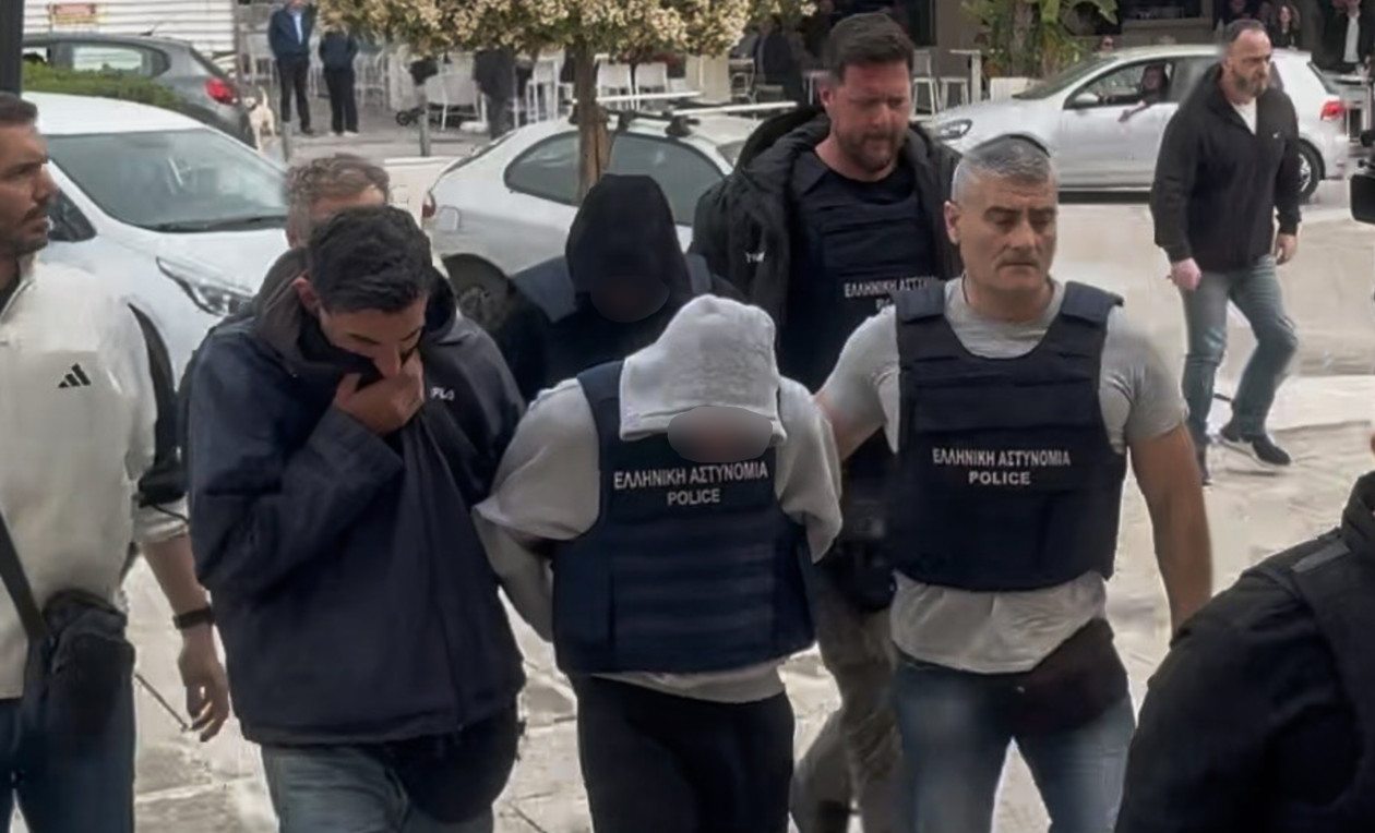 Νέες αποκαλύψεις για τη 19χρονη - «Συνευρεθήκαμε ερωτικά οι τέσσερις, η Μυρτώ είχε OnlyFans»